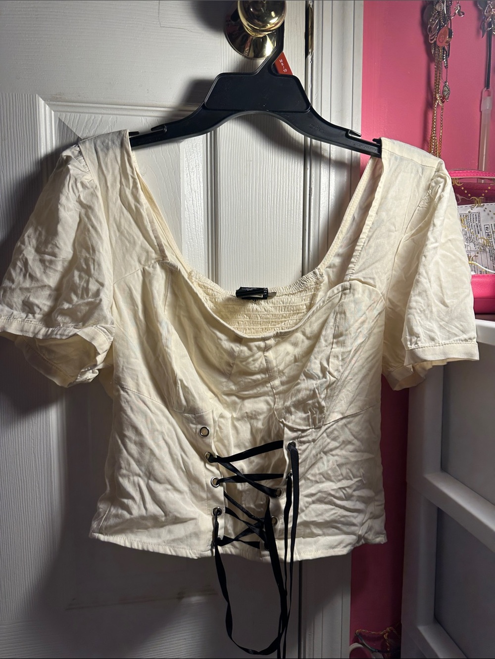 Hot Topic Cream Lace-Up Puff Sleeve Crop Top